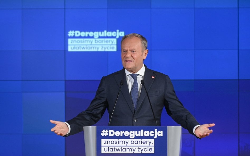 Premier Donald Tusk podczas wydarzenia "Deregulacja. Znosimy bariery, ułatwiamy życie",