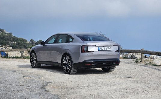 Volvo ES90