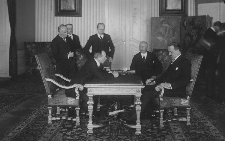 Minister spraw zagranicznych Polski Aleksander Skrzyński (z prawej) i minister spraw zagranicznych C