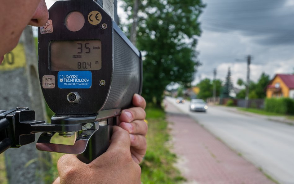 Z tytułu mandatów kierowcy wpłacili w 2023 r. do budżetu państwa ponad 1,2 mld zł