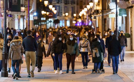 Hiszpania: Śmiertelność COVID-19 mniejsza niż w marcu