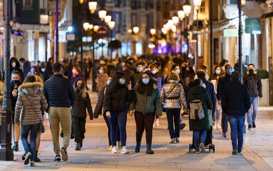 Hiszpania: Śmiertelność COVID-19 mniejsza niż w marcu