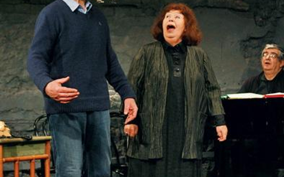 Tymowi i Merle towarzyszy pianista Andrzej Jerzy Derfel