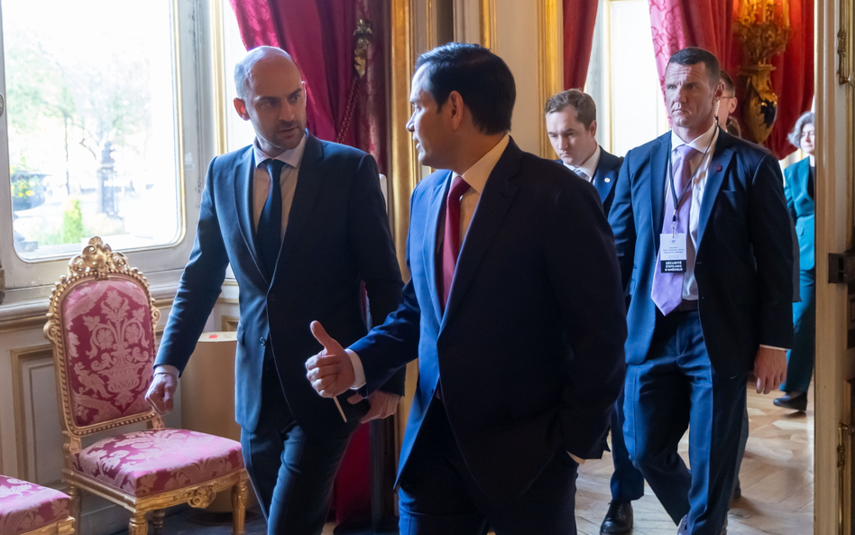 Minister Europy i spraw zagranicznych Francji Jean-Noel Barrot (L) i sekretarz stanu USA Marco Rubio