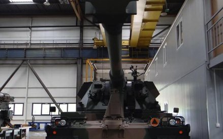 Haubica Krab z koreańskim podwoziem zasili polską artylerię