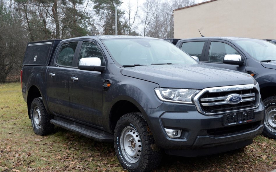 Samochód ciężarowo-osobowy Ford Ranger XTL z pierwszej partii dostarczonej wojsku 15 grudnia 2020 r.