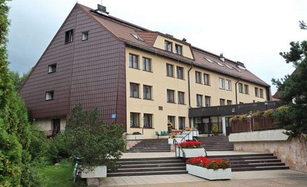 Dyrektor Domu Pomocy Społecznej w Sadowie tłumaczy, że nie mógł żądać od Lecha L. zaświadczenia o ni