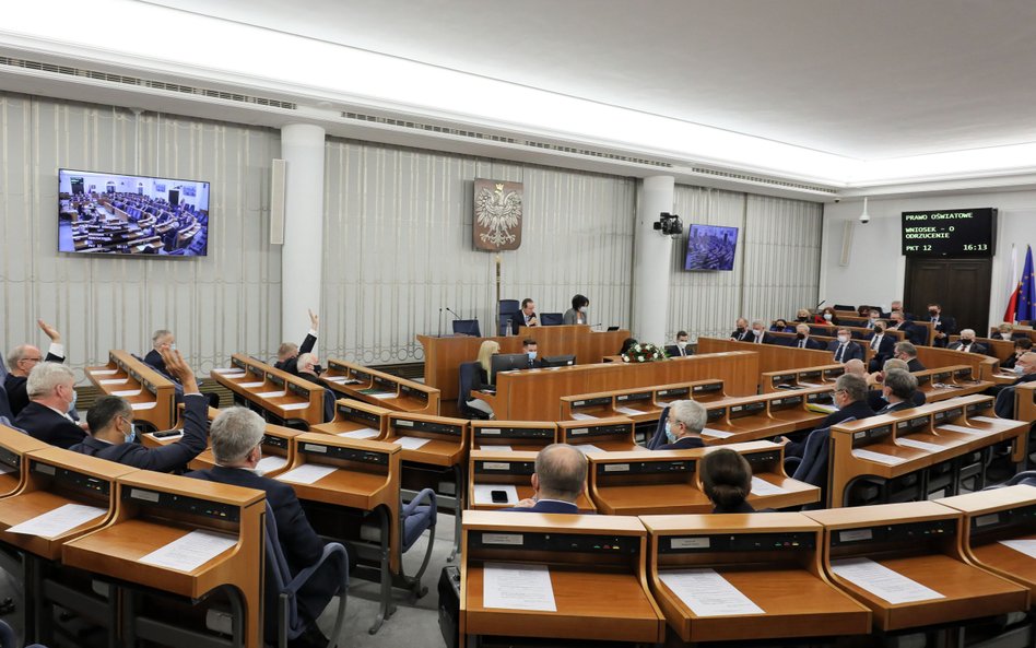 "Lex Czarnek" odrzucone w całości przez Senat