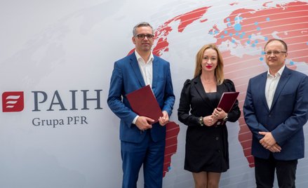 W podpisaniu porozumienia udział wzięli Patrycja Sass-Staniszewska, prezes Izby Gospodarki Elektroni