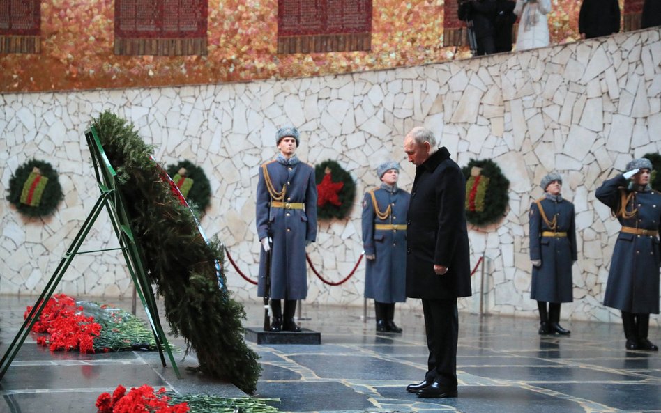 Władimir Putin w Wołgogradzie podczas uroczystości 80. rocznicy bitwy o Stalingrad