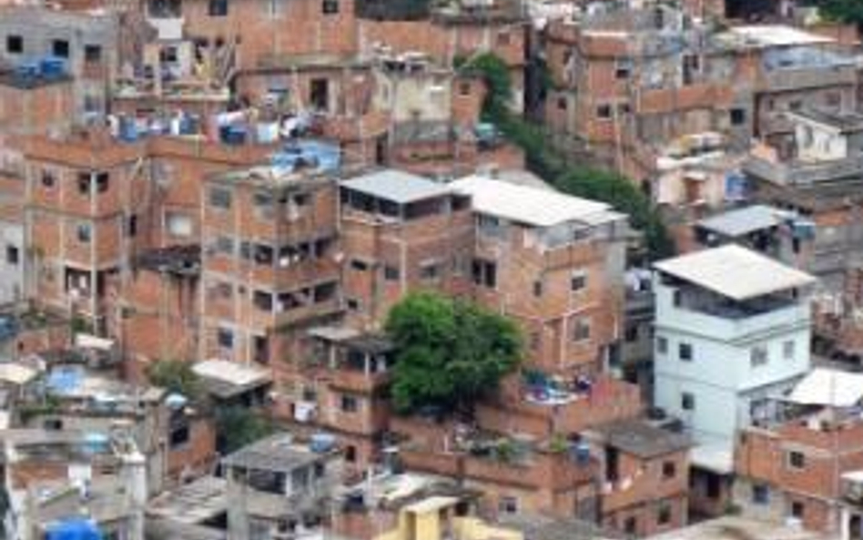 Zatłoczona fawela, czyli dzielnica nędzy w Rio de Janeiro