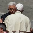 Papież Franciszek i Mahmud Abbas w niedzielę w Watykanie podczas kanonizacji dwóch palestyńskich zak