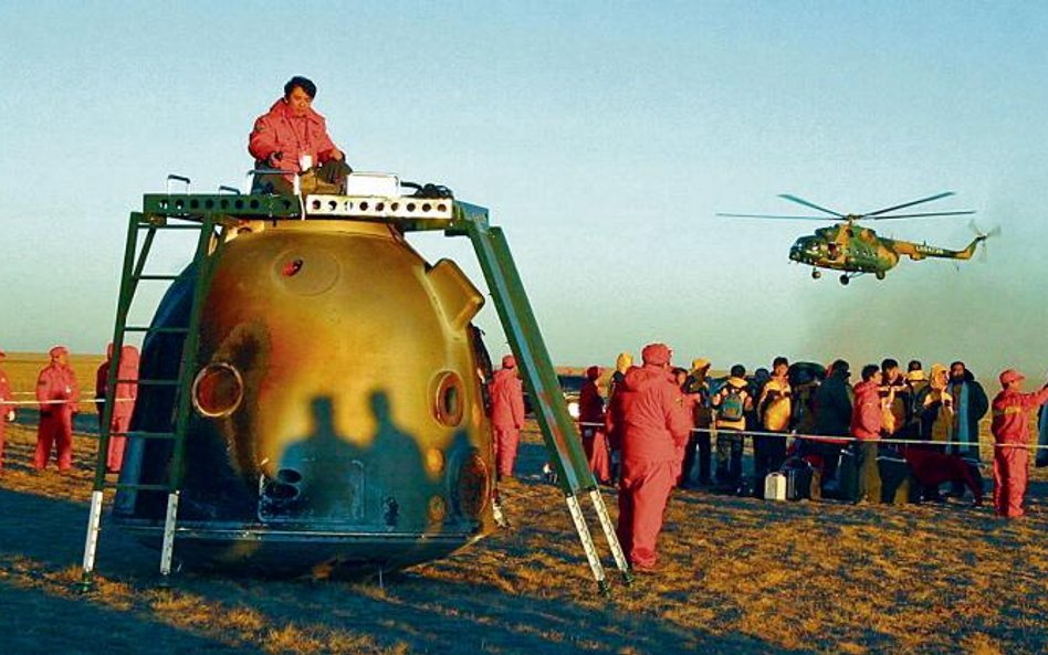 Z takich elementów jak ta kapsuła Shenzhou 6 zostanie zbudowana pierwsza chińska stacja kosmiczna