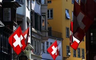 Szwajcarzy szukają pieniędzy nazistów