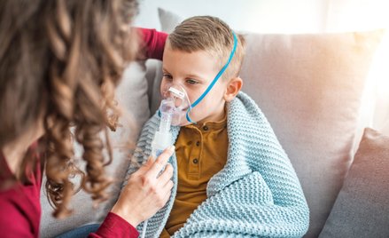 W Polsce na mukowiscydozę choruje ok. 2 tys. osób. Choroba wykrywana jest u niemowląt