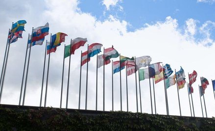 UE rusza na pomoc sygnalistom