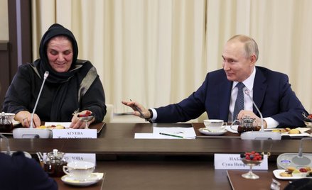 Putin spotkał się z Kadyrowem i matkami żołnierzy, których wysłał na front