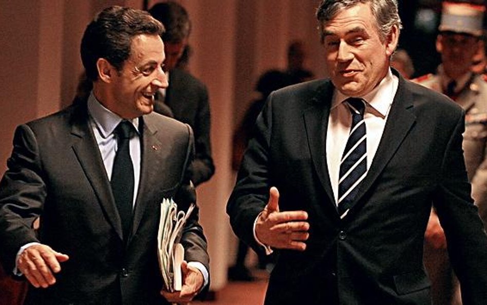 Nicolas Sarkozy (z lewej) z Gordonem Brownem