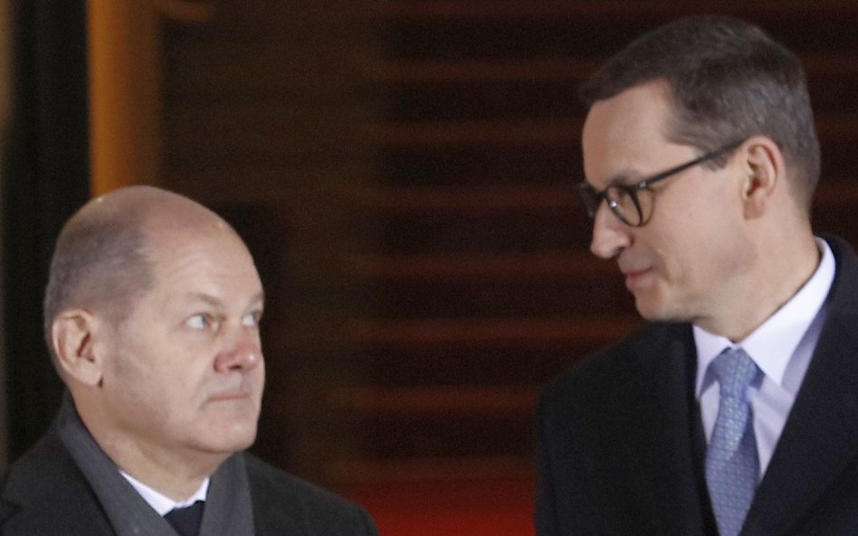 Kanclerz Niemiec Olaf Scholz i premier Mateusz Morawiecki