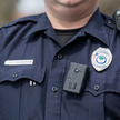 Policjant zwolniony po aresztowaniu dwóch sześciolatków