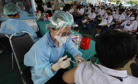 Szczepienie przeciw COVID-19 w Tajlandii