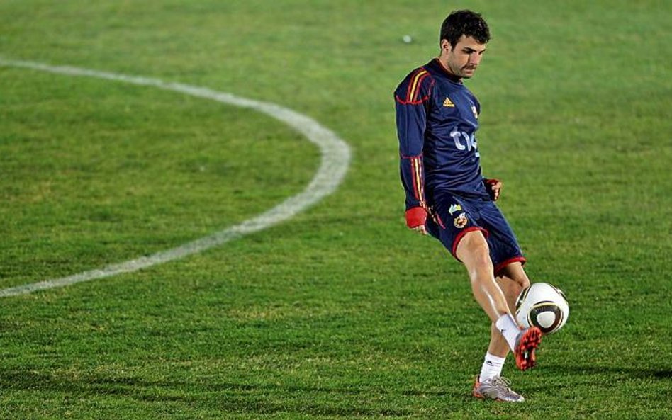 Cesc Fabregas zacznie ligowy sezon już w koszulce Barcelony. Wczoraj do uzgodnienia jego transferu z