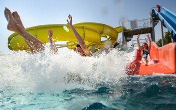 Zainaugurowano sezon miejskich pływalni letnich