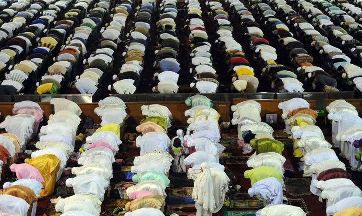 W Jakich Porach Dnia I Miejscach Modlą Się Wyznawcy Islamu Wyznawcy islamu rozpoczęli ramadan - rp.pl