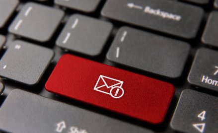 Spam też należało przejrzeć. Sąd: to obowiązek urzędników