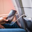 Emirates zakazują używania powerbanków na pokładach samolotów