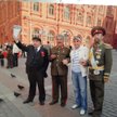 Od lewej: Lenin (pierwszy z lewej, z partyjną gazetą "Iskra"), Stalin ( z nieodłączną fajką) i Mikoł
