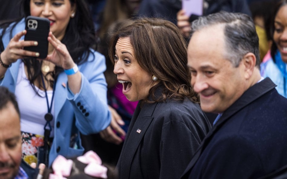 Wiceprezydent USA Kamala Devi Harris z mężem Douglasem Craigie Emhoffem, również objętym sankcjami