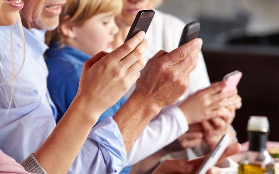 IDC: Rośnie sprzedaż smartfonów w Polsce