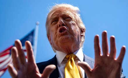 Donald Trump ostrzeżenia przed AI nazywa „oszustwem”.