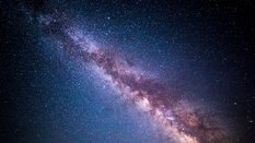 Ciemna materia to niewidzialna masa, która kształtuje strukturę wszechświata