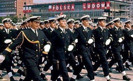 W PRL 22 lipca był jednym z ważniejszych świąt. Otwierano wtedy nowe zakłady i uruchamiano produkcję