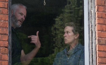 Martin McDonagh i Frances McDormand na planie filmu „Trzy billboardy za Ebbing, Missouri”