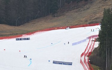 W niemieckich Alpach brakuje śniegu, na zdjęciu ośrodek narciarski Garmisch-Partenkirchen - z powodu