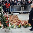 Jarosław Kaczyński złożył kwiaty przed Pałacem Prezydenckim
