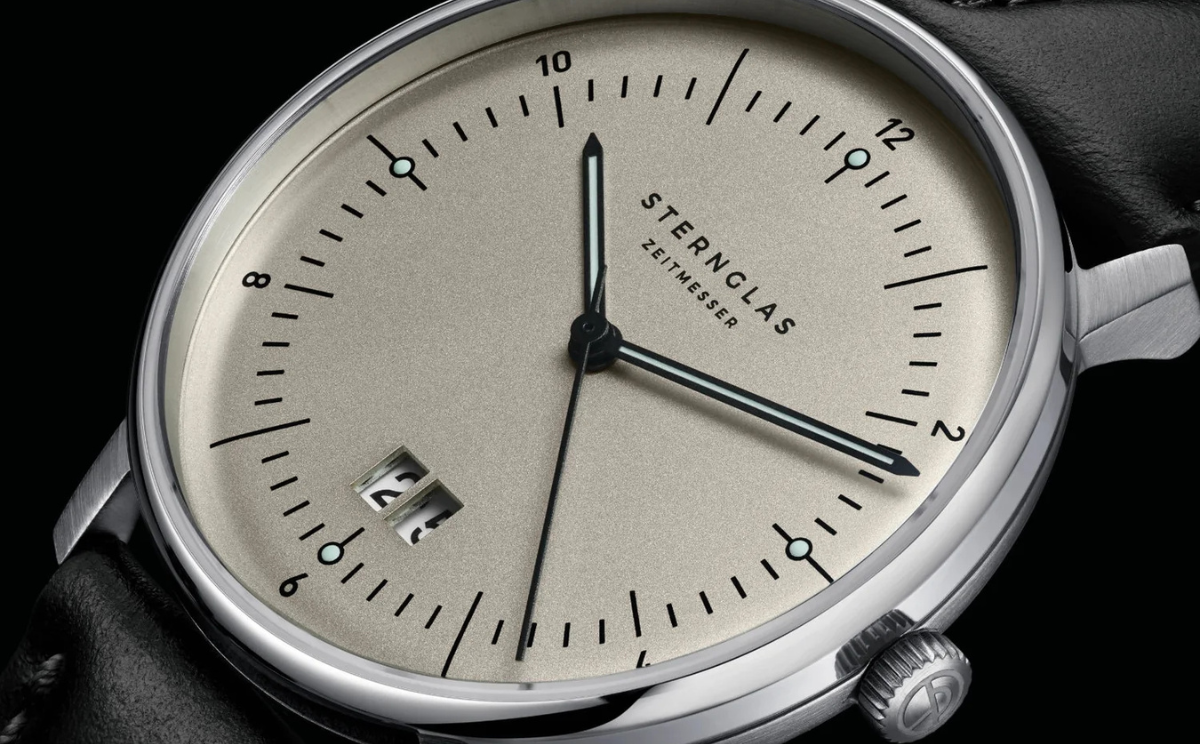 Sternglas Naos Big Date: nowy wymiar klasycznego minimalizmu