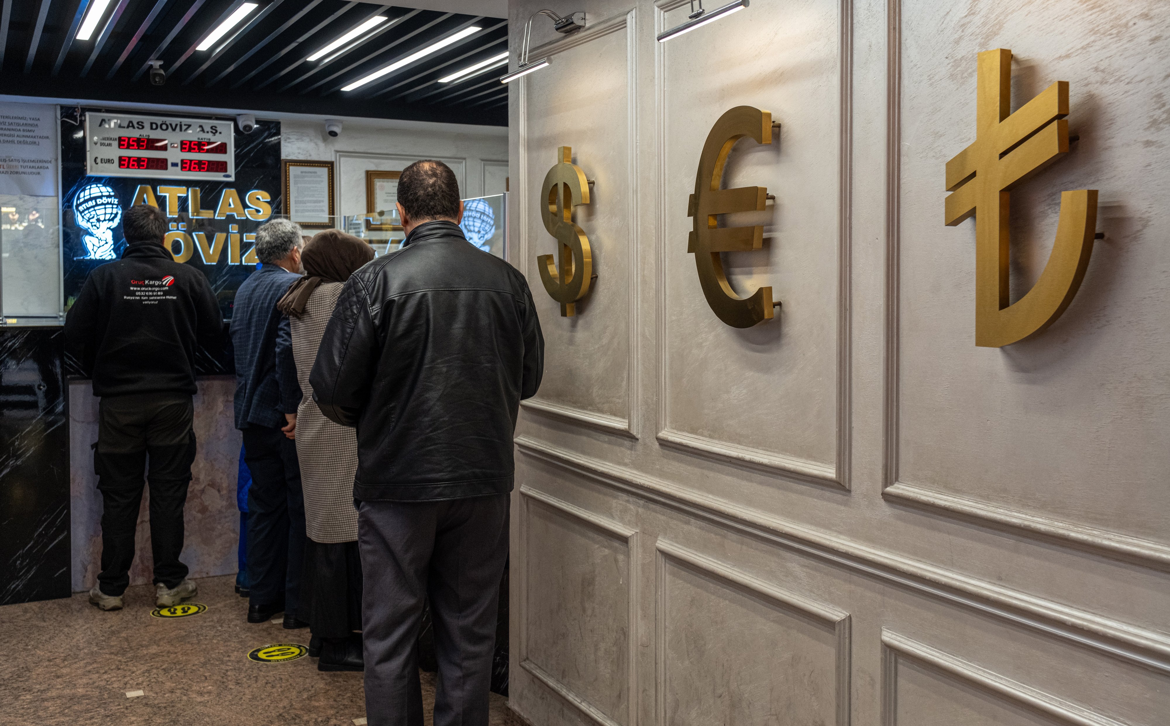 Turecki bank centralny zaskakuje podwyżką stóp procentowych