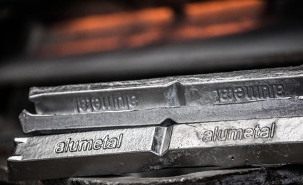 Alumetal: Zysk mocno w górę