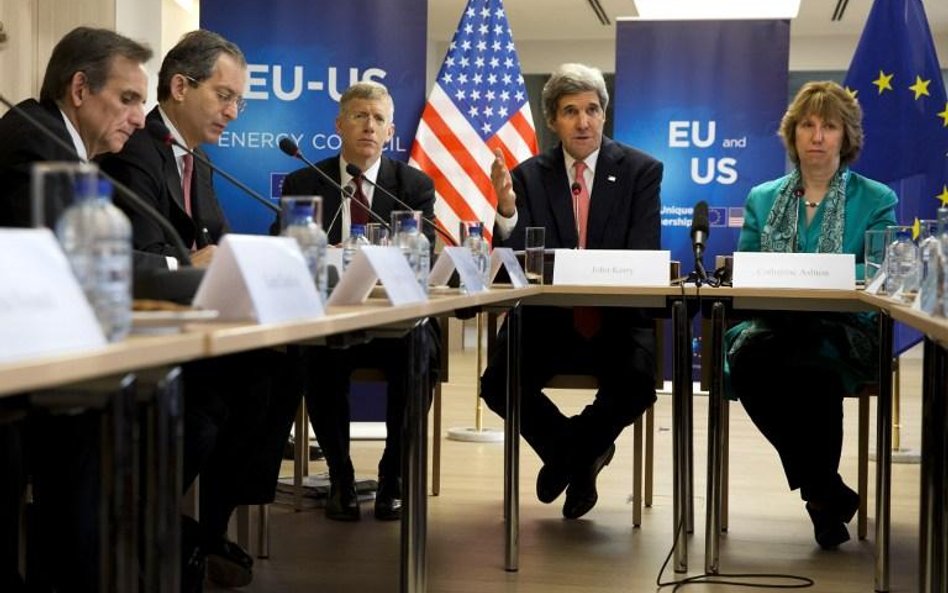 Spotkanie sekretarza stanu USA Johna Kerry'ego z unijnymi komisarzami w Brukseli