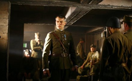 Michał Żebrowski jako major Henryk Sucharski