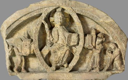 Tympanon fundacyjny Jaksy. Pozycja możnowładcy Jaksy zrównana jest z pozycją księcia Bolesława Kędzi