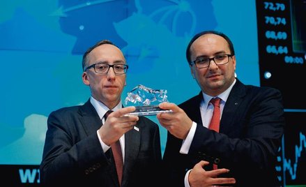 Prezes PKP Jakub Karnowski (z lewej) i kieujący PKP Cargo Łukasz Boroń.