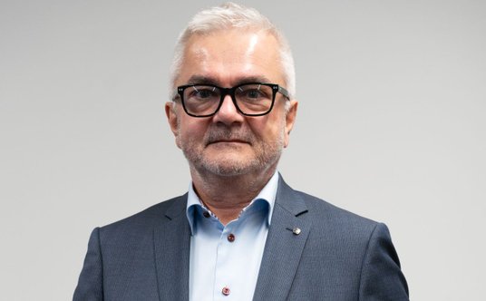 Prof. Andrzej Fal, Państwowy Instytut Medyczny MSWiA: Świadomość społeczeństwa, że alkohol jest szko