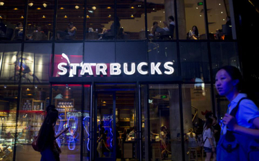 Starbucks ma w USA problem z kolejkami. Pracownicy narzekają na zmiany