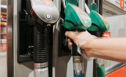 Rząd ogłosił ceny paliw do 7 kwietnia. Benzyna Pb95 po 6,21 zł, diesel 7,87 zł