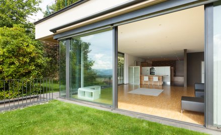 Na wynajem są oferowane i skromne, małe domy, i okazałe luksusowe wille